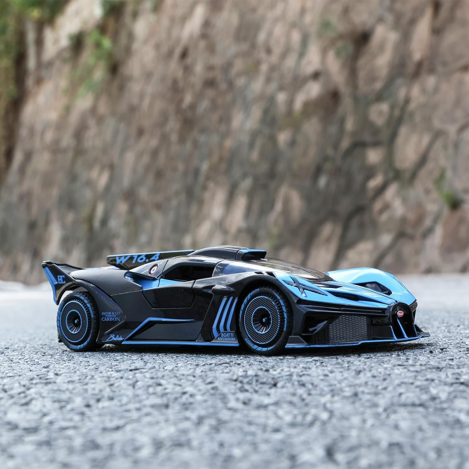 Bugatti Bolide 1:24 Diecast Metal Toy Car with Openable Door and Sound Light, Gifts Toys for Kids 【 MULTICOLOR 】