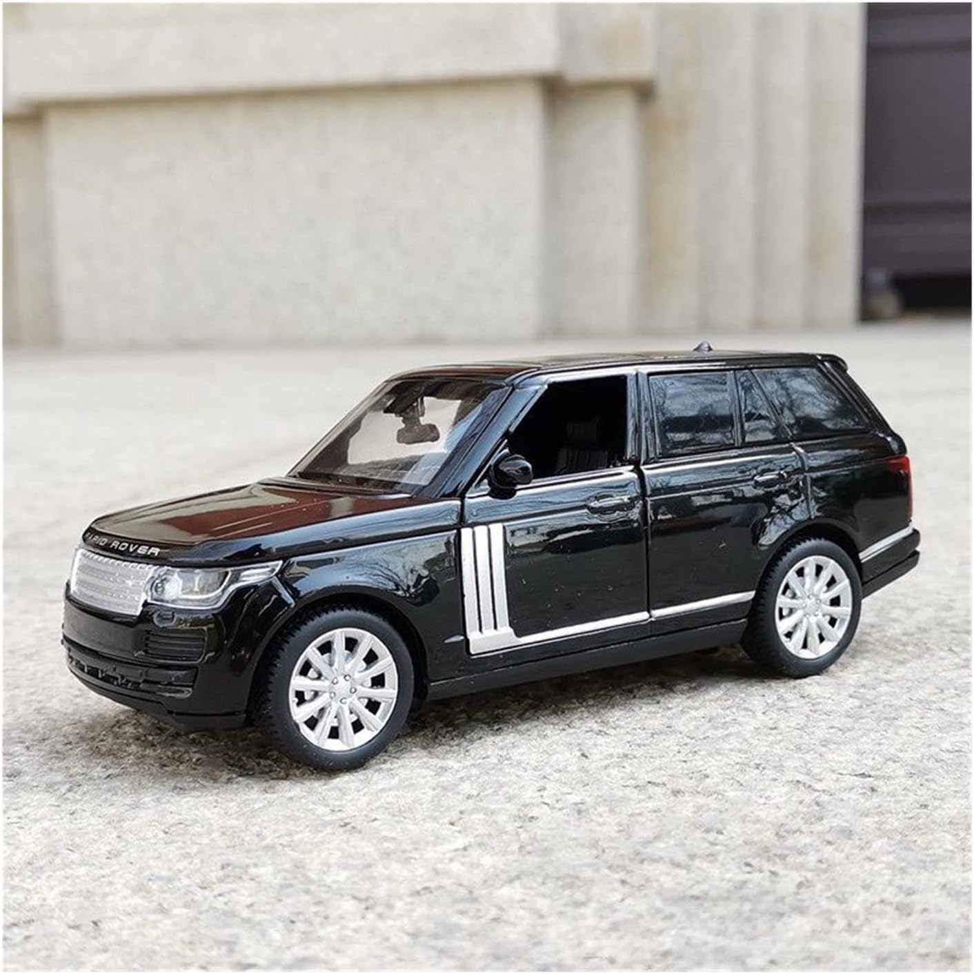 Range Rover 1:32 Diecast Metal Toy Car Sound Light Toy [3 Color Available Color Send]